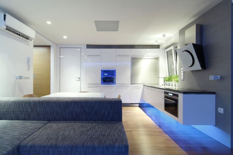 Apartment Complex Conserves Electricity With LEDs