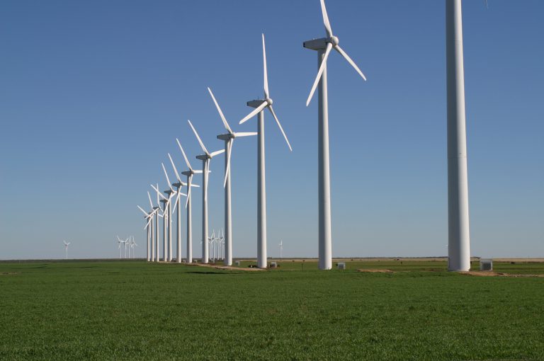 Hawaii Reduces Carbon Footprint With Unusual Wind Turbine Design