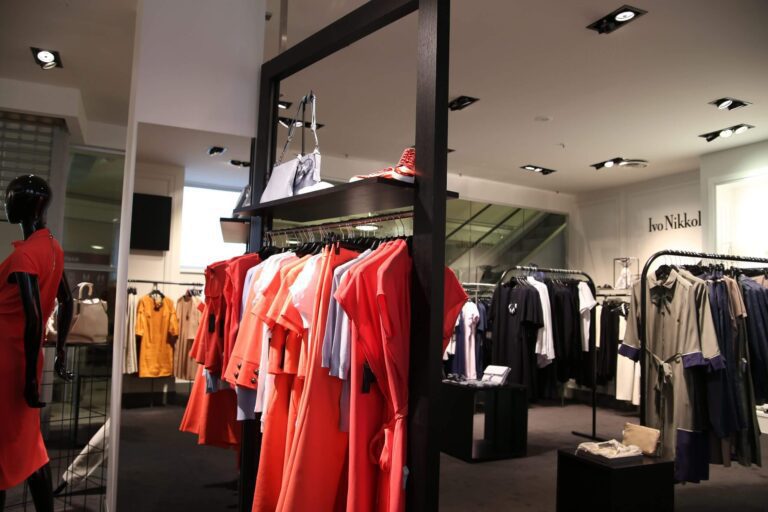 How LED’s Can Improve Retail Store Displays and Fitting Room Experiences